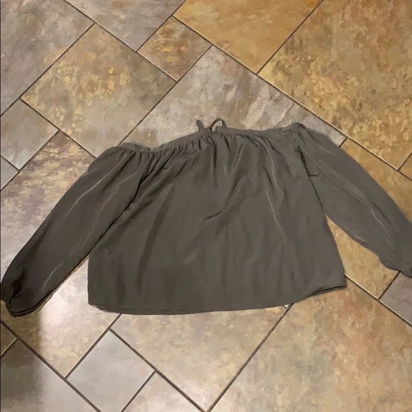 Womens S BP. Off-Shoulder Olive Top w/ Neck Strap - Picture 3 of 3